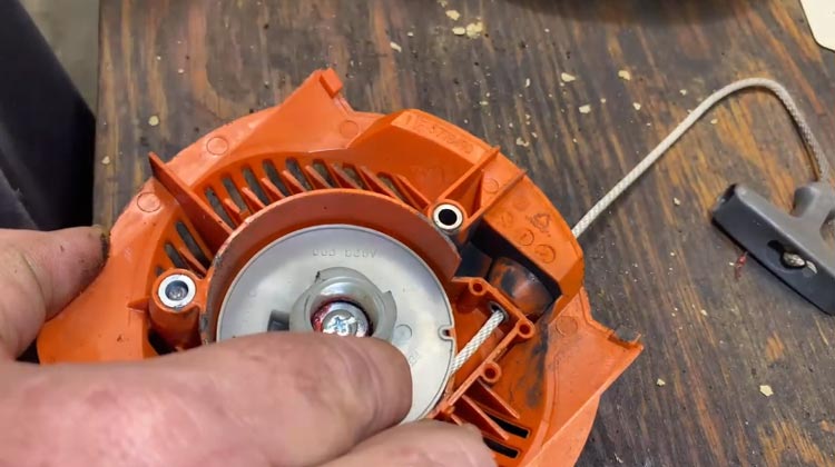 Process of how to fix a pole saw Starter rope issue