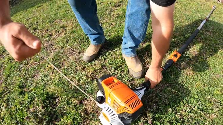 How to use a gas pole saw with rope