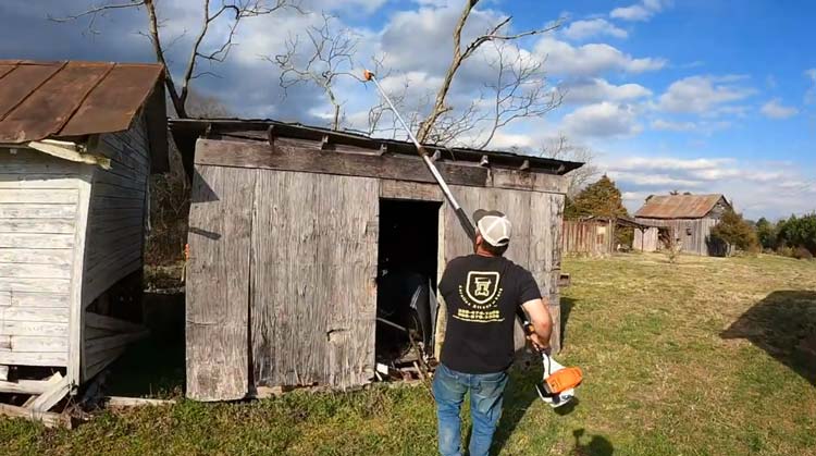 How to use a gas pole saw with rope