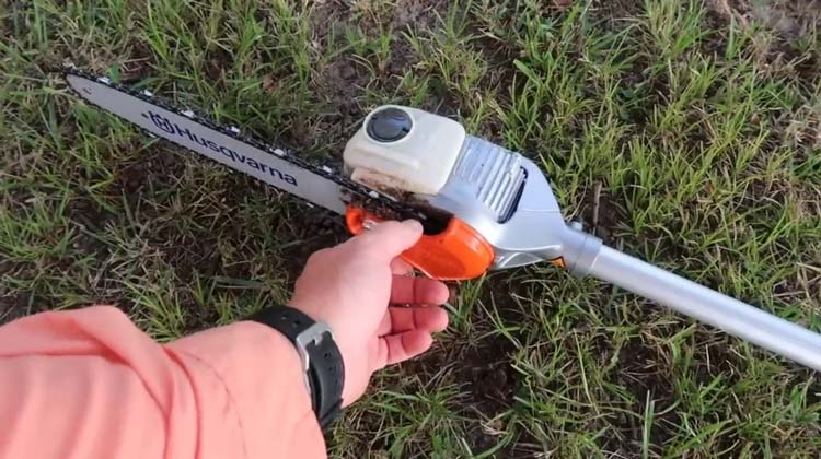 What is A Battery Powered Pole Saw?